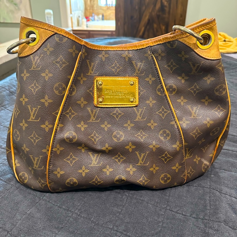 LOUIS VUITTON Galleria monogram shoulder bag. Authentic!